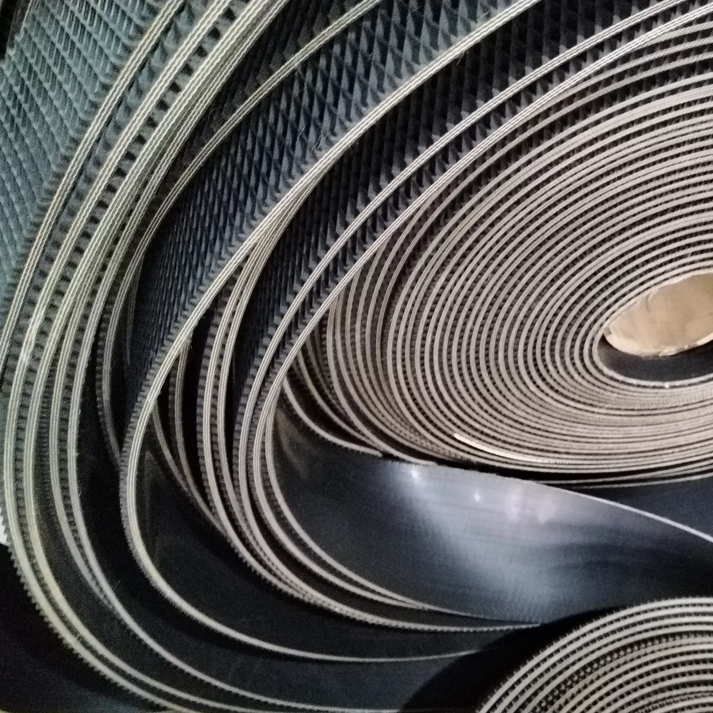 John Deere Round Baler Belts - 3 Ply Diamond Top 7